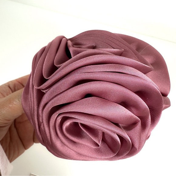 Big Rosette Flower Hair Clip in Navy Pink - Picture 4 of 5